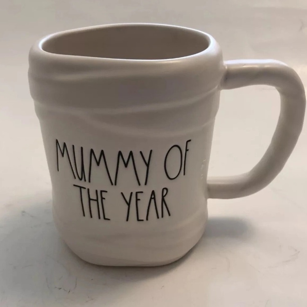 Rae Dunn HALLOWEEN White’Mummy of the Year' Mug NWOT - Picture 2 of 6